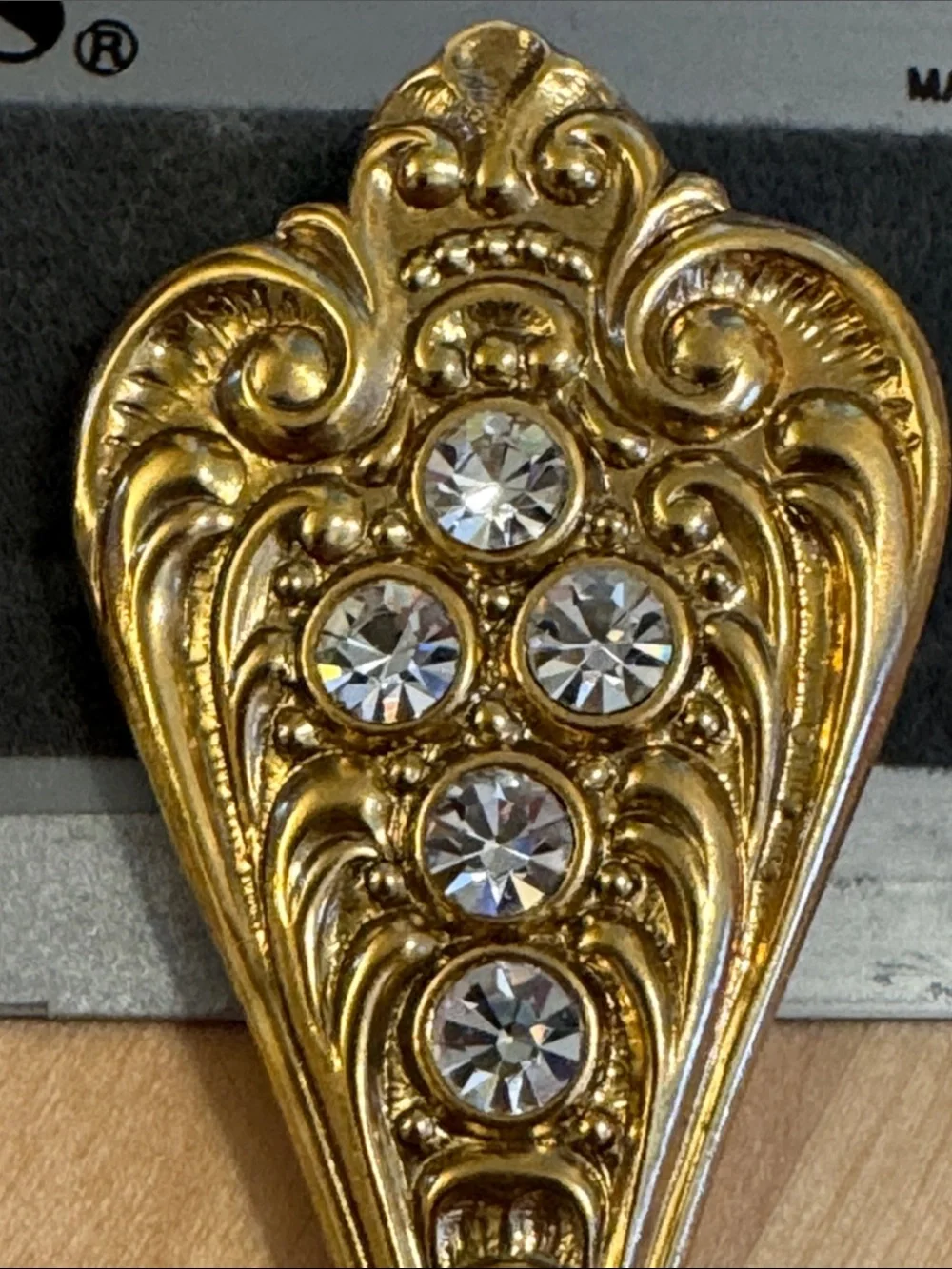 NWT 1928 vintage style gold tone ornate scroll design brooch with rhinestones